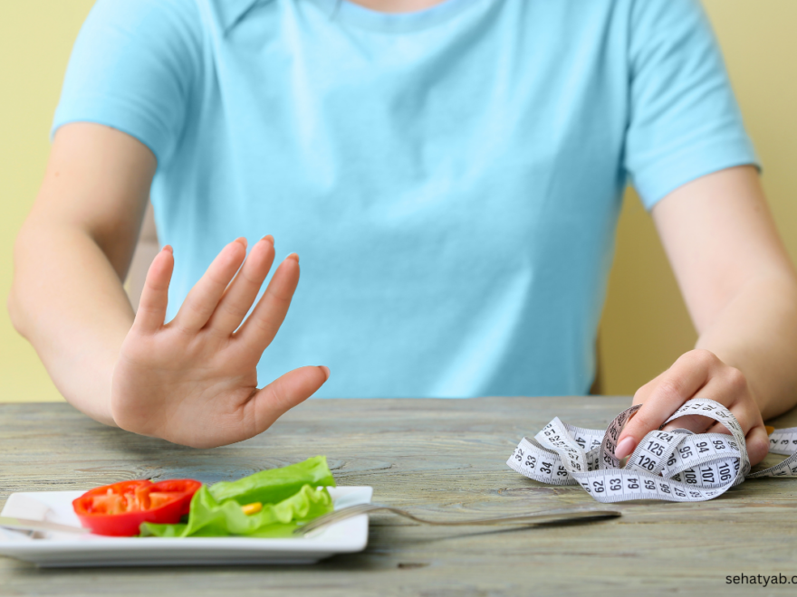 What is Anorexia Nervosa? Causes, Symptoms, and Treatment